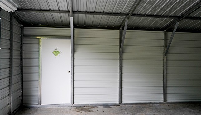 30x21 Garage with Lean-to
